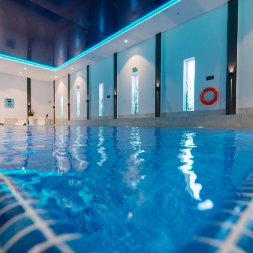 Bazén v ubytování Hotel Zamek Gniew nebo v jeho okolí