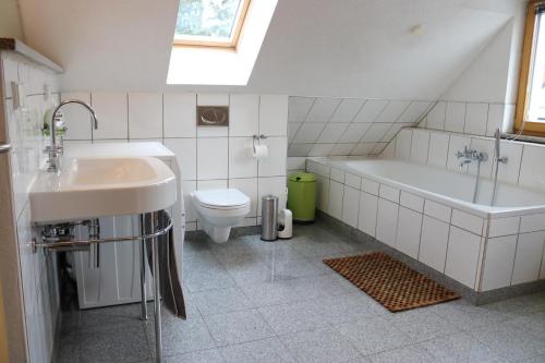 Koupelna v ubytování Apartment Dachgalerie 110 m2