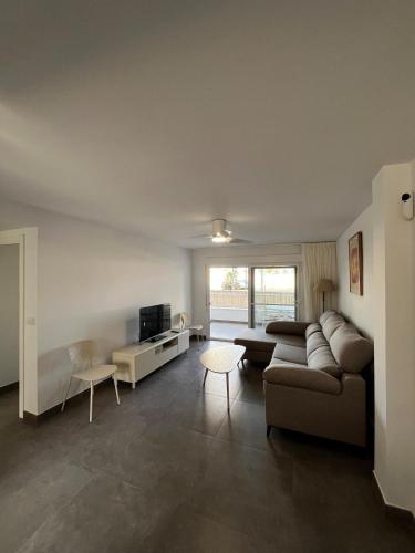 Apartamento reformado a estrenar en PAU 5 a solo 2 min de la Playa de San Juan