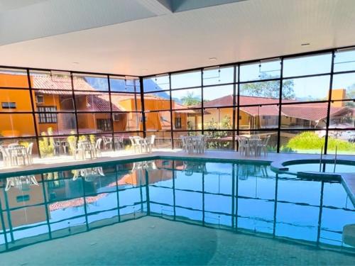 Hotel Fazenda Vale das Pedrasの敷地内または近くにあるプール