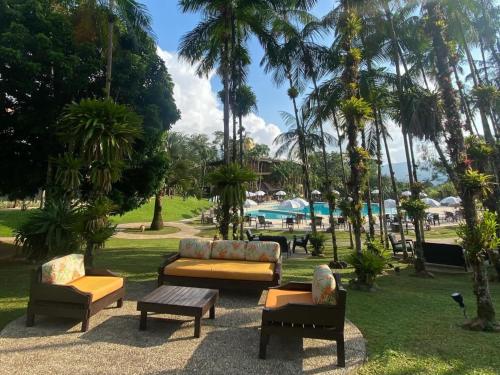 Hotel Fazenda Vale das Pedrasにある庭