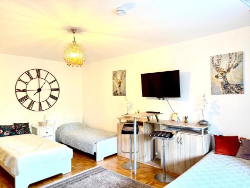 Foto Welcome to Messe! Two-bedroom SmartApartment &Balcony