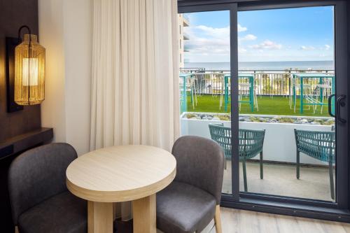 Balcone o terrazza di Embassy Suites By Hilton Gulf Shores Beach Resort