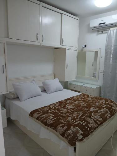 شقه مميزه في عرابيا الغردقه امام فندق بيروت