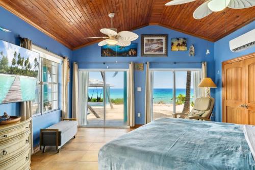Кровать или кровати в номере Blue Vista Villa 5BR Sleeps 16
