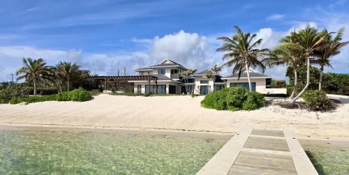 Sand BluffにあるStepping Stone 4 BR East Endの海辺の家