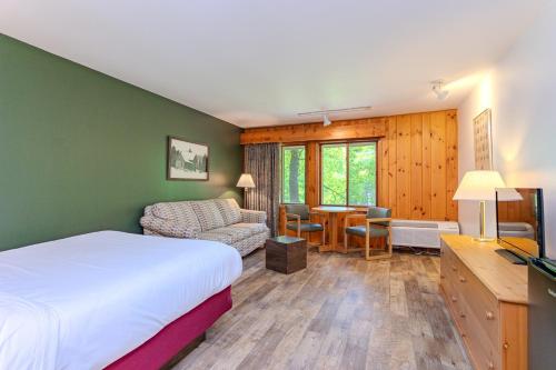 Katil atau katil-katil dalam bilik di Holiday Acres Resort