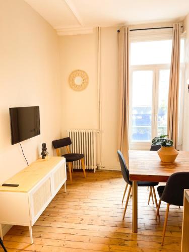 Le Sablésien 4 personnes,salon et cuisine entre centre ville et gare