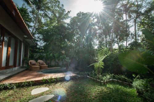 Κήπος έξω από το Shaka bali villa