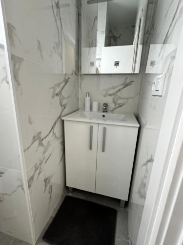 Habitacion privada con baño privado III