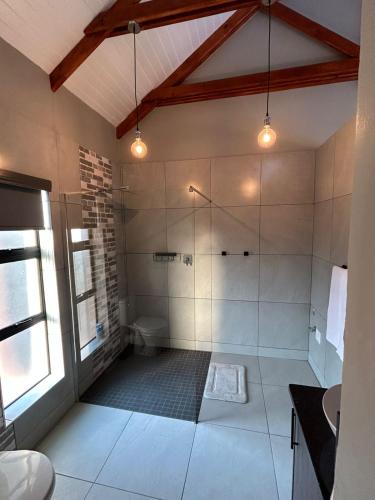 Ένα μπάνιο στο Yadah Luxury Self Catering
