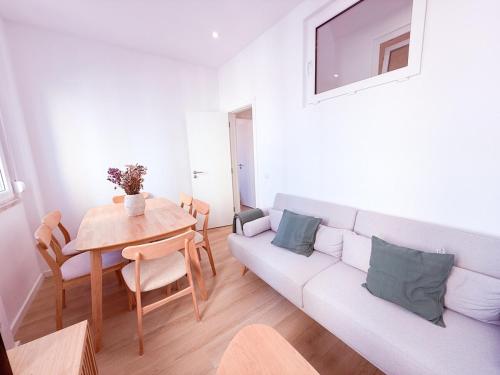 The Coolest 3BR Apartment in Caparica, by 351Lisbon