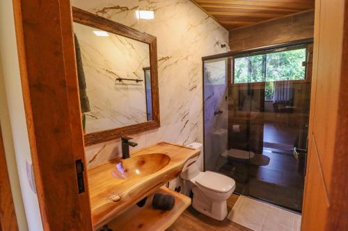 Et badeværelse på Casa Raizes da Natureza