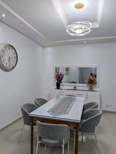 Appartement Meublé 3 chambres Salon