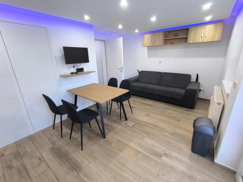 TV a/nebo společenská místnost v ubytování Apartment Feldkirch2