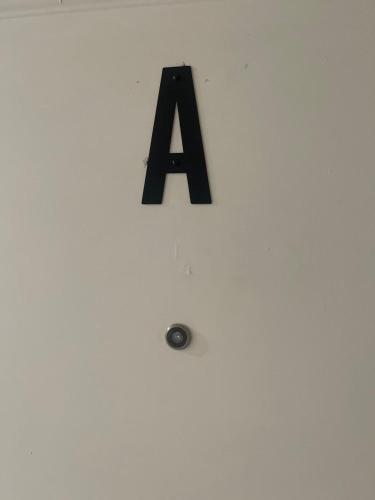 Φωτογραφία από το άλμπουμ του New 4 Apts-198-3 Bed Apt 1st Floor & 3 Bed Apt 2nd Floor - 1 Bed Studio Apt Ground Floor & 1 Bed Studio Apt Ground Floor near Penn Station EWR Airport Hospital NYC στο Νιούαρκ