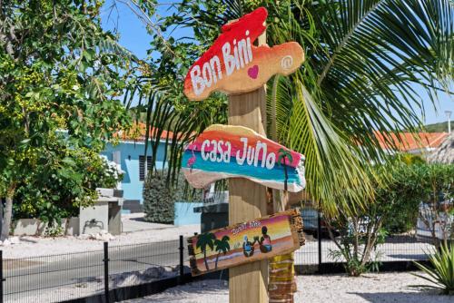 a sign that says southahoahoahoahoahoahoahoahoahoahoaho at Casa Juno in Fontein