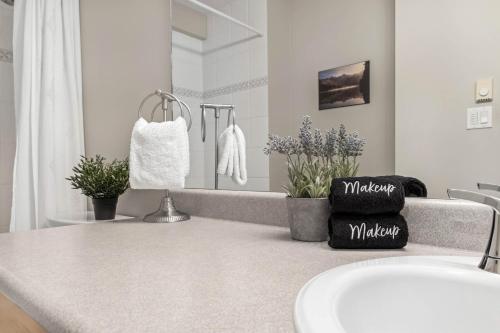 Ванная комната в 2BR Nicklaus North Mountain View Golf Course Green Lake Free Parking
