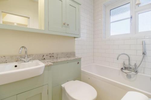 Koupelna v ubytování Wayfarer Cottage