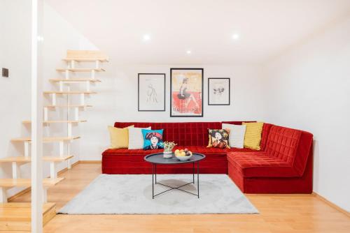 Secluded Spacious Oasis-Best Location in Downtown