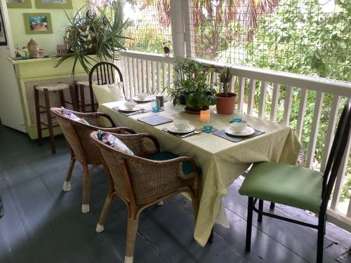 Balkoni atau teres di Vintage Haven