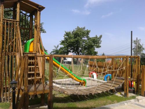 Детска площадка в Мини Комплекс Рилски Тераси