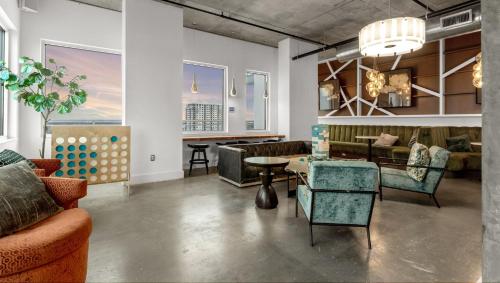 Χώρος καθιστικού στο Modern Unit in the Heart of Downtown St Pete