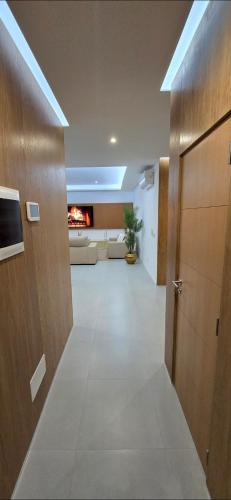 Televisyen dan/atau pusat hiburan di Suite Beverly Luxury