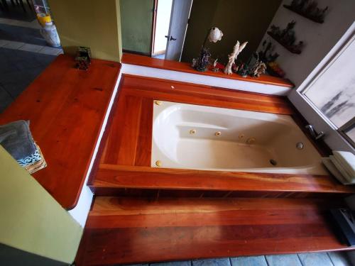 Η κουζίνα ή μικρή κουζίνα στο Private Apt, AC, Jacuzzi, parking Centro