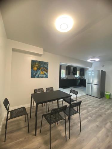 Charcoal Tree Houseにあるキッチンまたは簡易キッチン