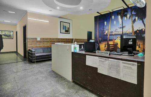 Ένα ή περισσότερα κρεβάτια σε δωμάτιο στο Townhouse Happy Keys Near Iskcon Temple Noida
