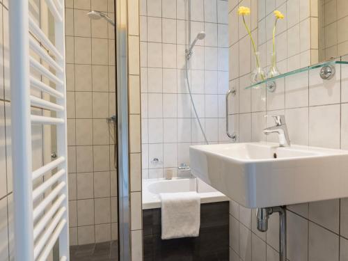 Phòng tắm tại Bungalow in Putten near Veluwe Forest
