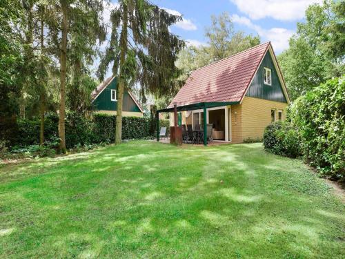 Zahrada ubytování Holiday Home in Diessen with Private Sauna