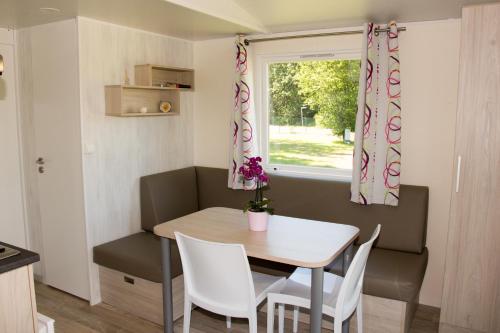 Η κουζίνα ή μικρή κουζίνα στο Campingplatz Jungferweiher