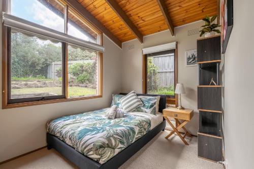 Ένα ή περισσότερα κρεβάτια σε δωμάτιο στο Spacious, Pet Friendly, Near Boat Ramp and Water