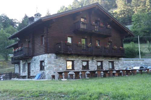 Το κτήριο όπου στεγάζεται  the country house