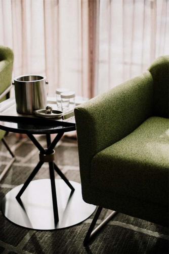 Un lugar para sentarse en Aerol Hotel and Suites -Super Suite