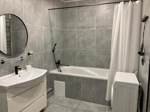 Bilik mandi di Apartment Sobornaya 54