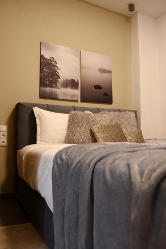 Gusto deluxe Apt Must