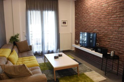 Gusto deluxe Apt Must