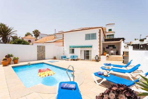 Villa Higo - Private pool - Ocean View - BBQ - Terrace - Free Wifi - Child & Pet-Friendly - 3 bedrooms - 6 people