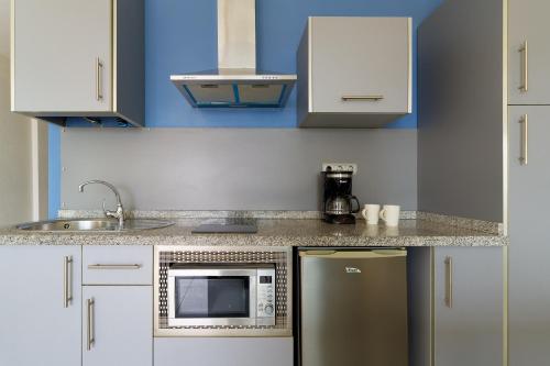 Dapur atau dapur kecil di Servatur Alameda de Jandía
