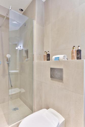UrbanFlat 124 - Spacious Home in the Heart of Paris
