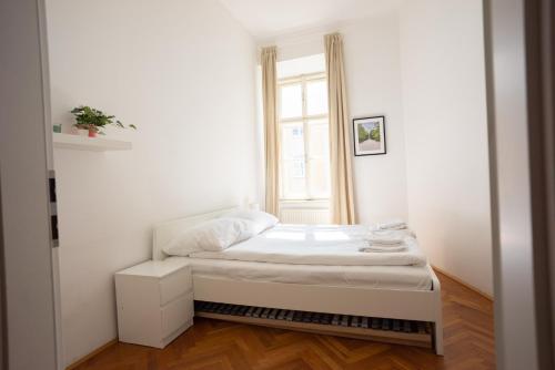 Spacious stylish designed 3 Bedroom Apartment near Naschmarkt and city center