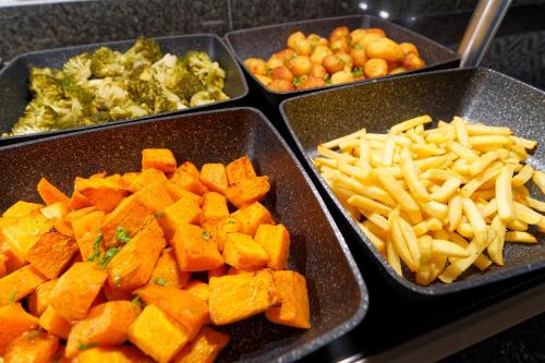 Makanan di atau berdekatan apartmen