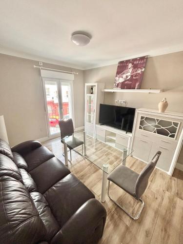 New, modern and in Triana