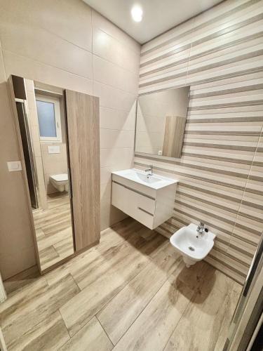 New, modern and in Triana