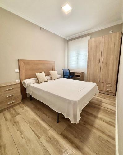 New, modern and in Triana