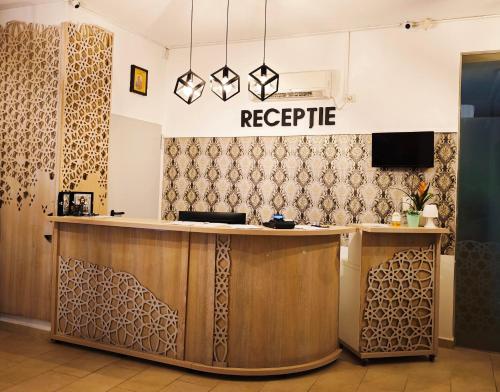 Ο χώρος του λόμπι ή της ρεσεψιόν στο Sealife Suites Aleri