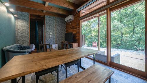 Posezení v ubytování Wat Resort プライベート ヴィラ ひだいちのみや